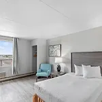 Emerald Hotel & Suites Calgary Airport