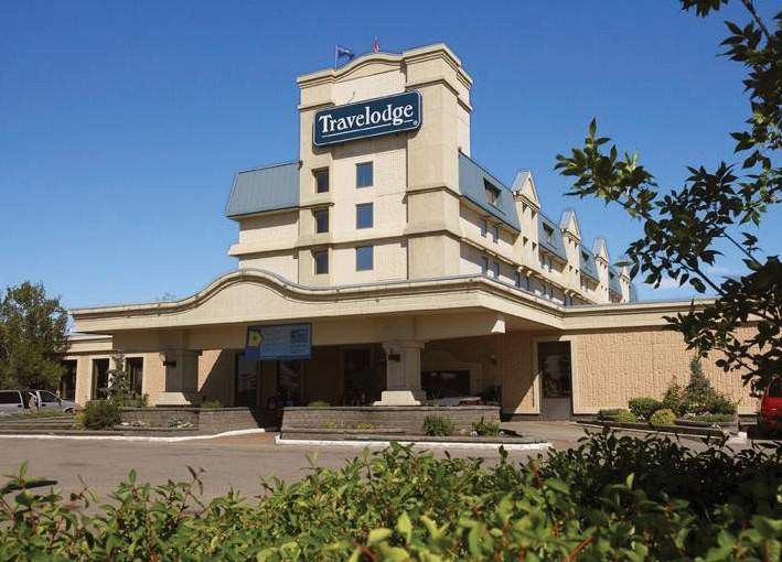 Emerald & Airport Hotel Calgary